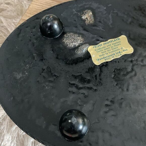 Vintage Abalone And Lucite Shell Trivet Hotplate Made By Wondermold Ind. - Picture 5 of 17